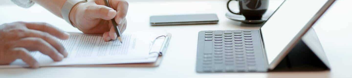 mac-desk-writing-writing-instrument-accessory-hand-office-1604495-pxhere.com (1)